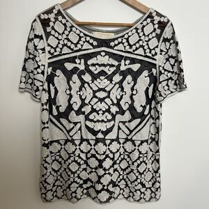 Everleigh Women Black Short Sleeve Embroidered Sheer Unique Top Size M /‎ L